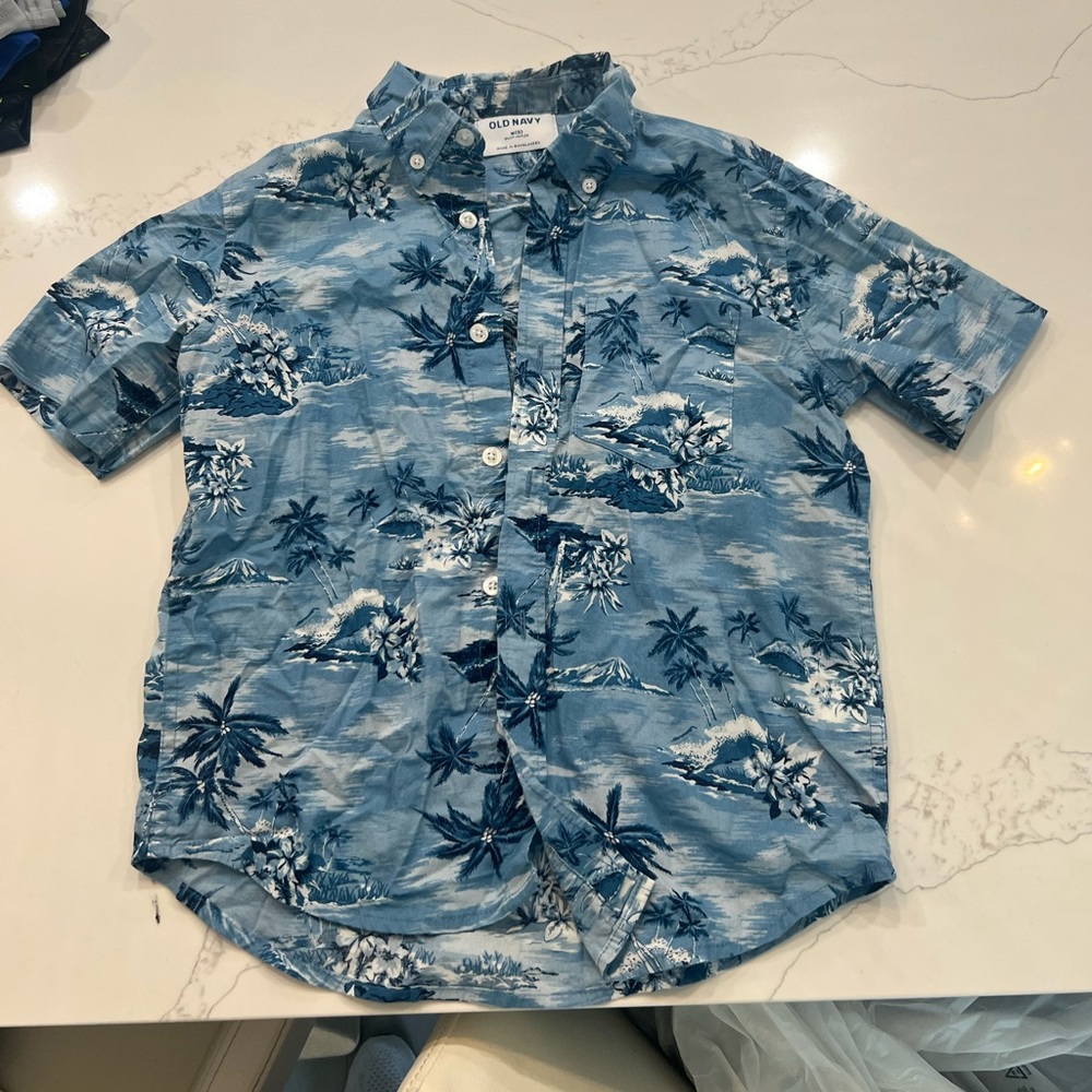 Beach/tropical button down